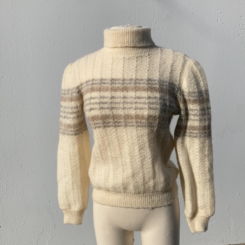 Vintage Hilda Ltd. Wool Made in Iceland Turtle Neck Sweater S